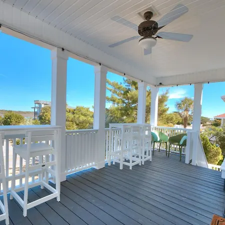 The Laylow At Oak Island